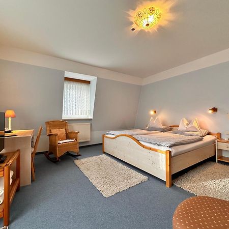 Pension Zum Loewen, Parkplatz, Fruehstueck, Wlan, Zentral Bad Steben Extérieur photo