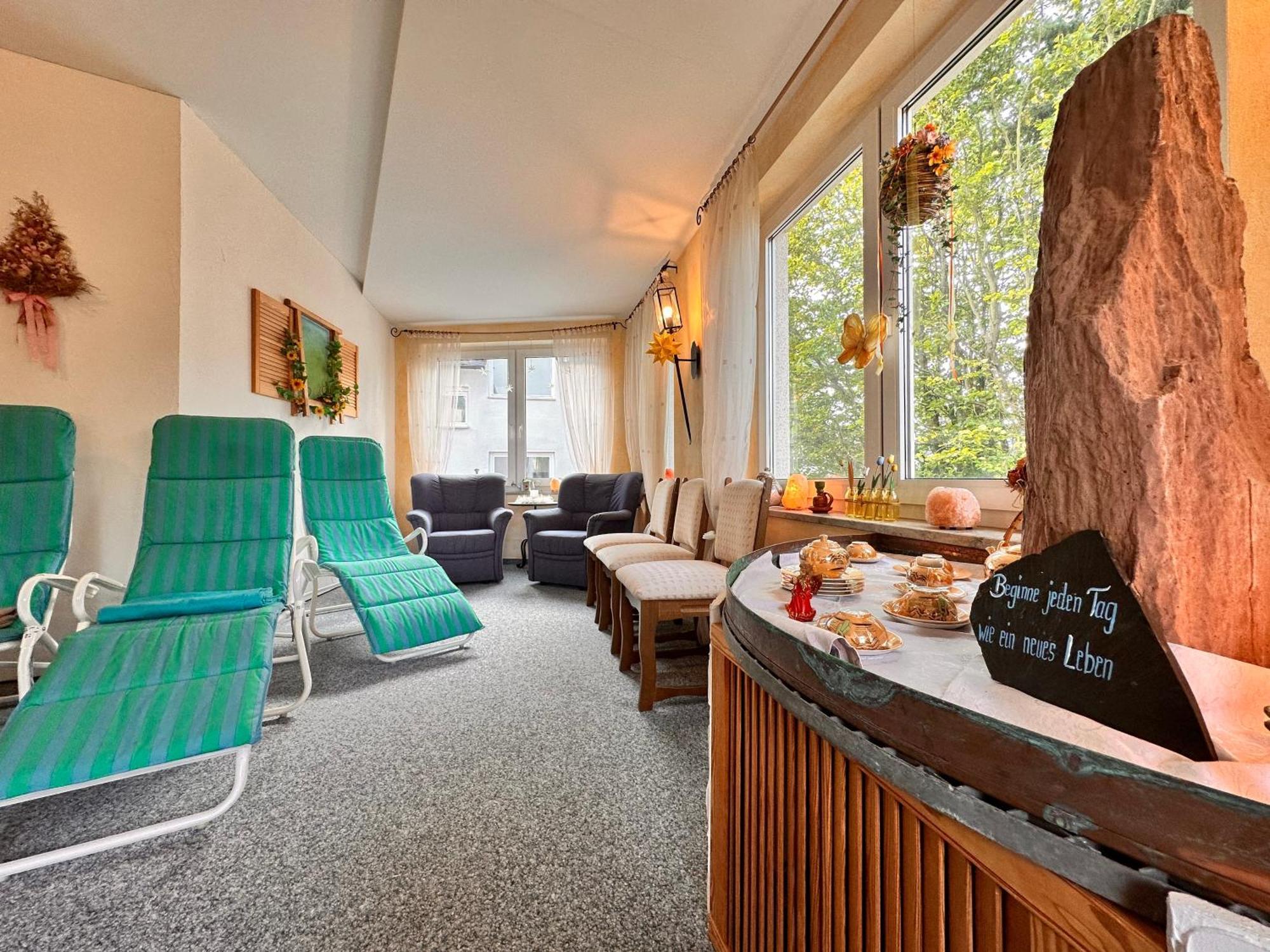 Pension Zum Loewen, Parkplatz, Fruehstueck, Wlan, Zentral Bad Steben Extérieur photo