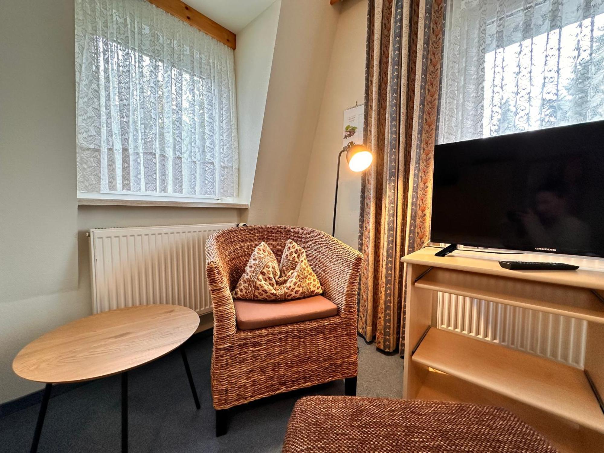 Pension Zum Loewen, Parkplatz, Fruehstueck, Wlan, Zentral Bad Steben Extérieur photo