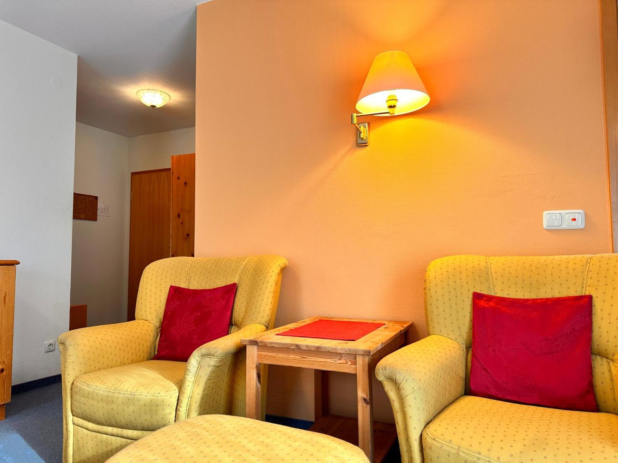 Pension Zum Loewen, Parkplatz, Fruehstueck, Wlan, Zentral Bad Steben Extérieur photo
