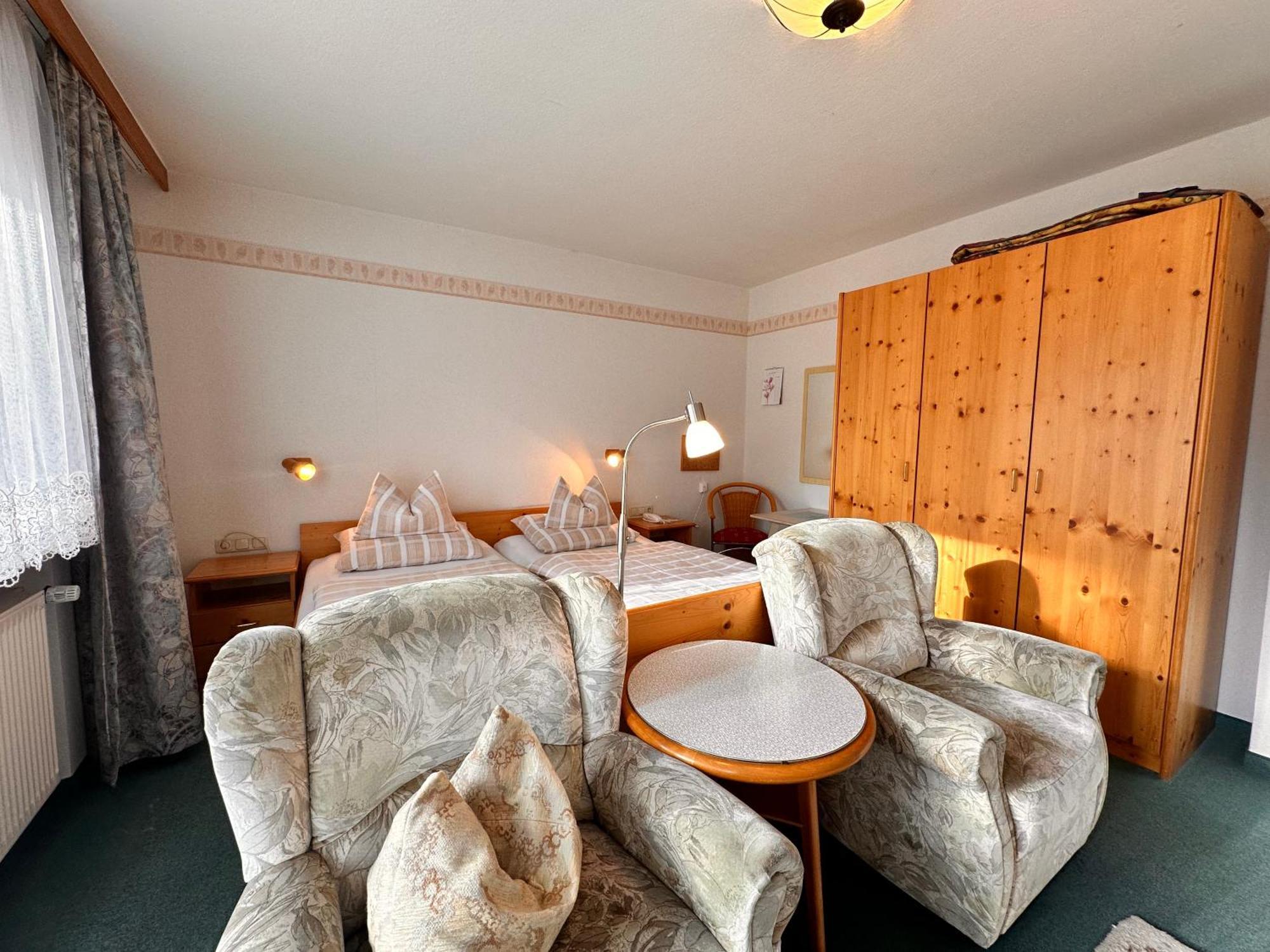 Pension Zum Loewen, Parkplatz, Fruehstueck, Wlan, Zentral Bad Steben Extérieur photo