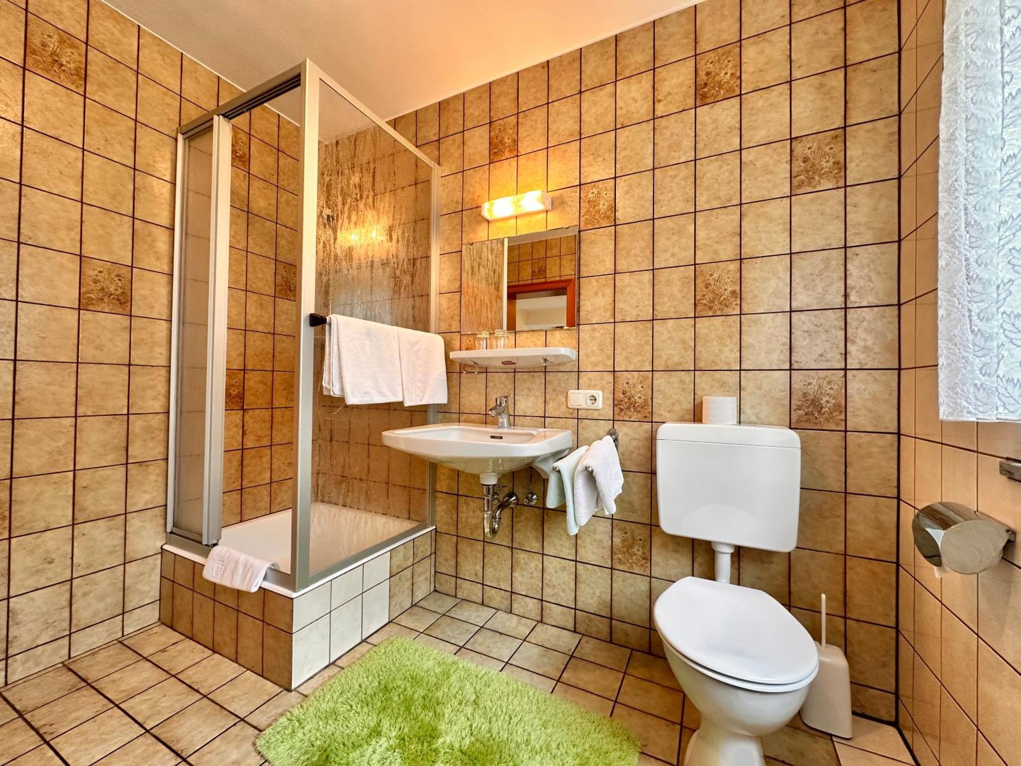 Pension Zum Loewen, Parkplatz, Fruehstueck, Wlan, Zentral Bad Steben Extérieur photo