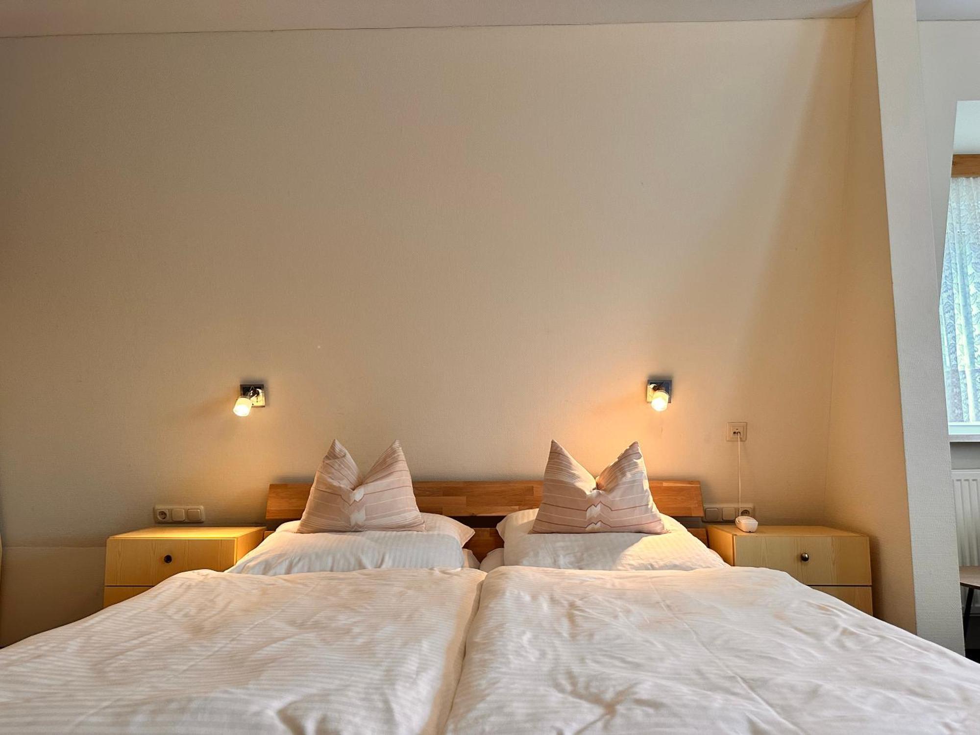 Pension Zum Loewen, Parkplatz, Fruehstueck, Wlan, Zentral Bad Steben Extérieur photo
