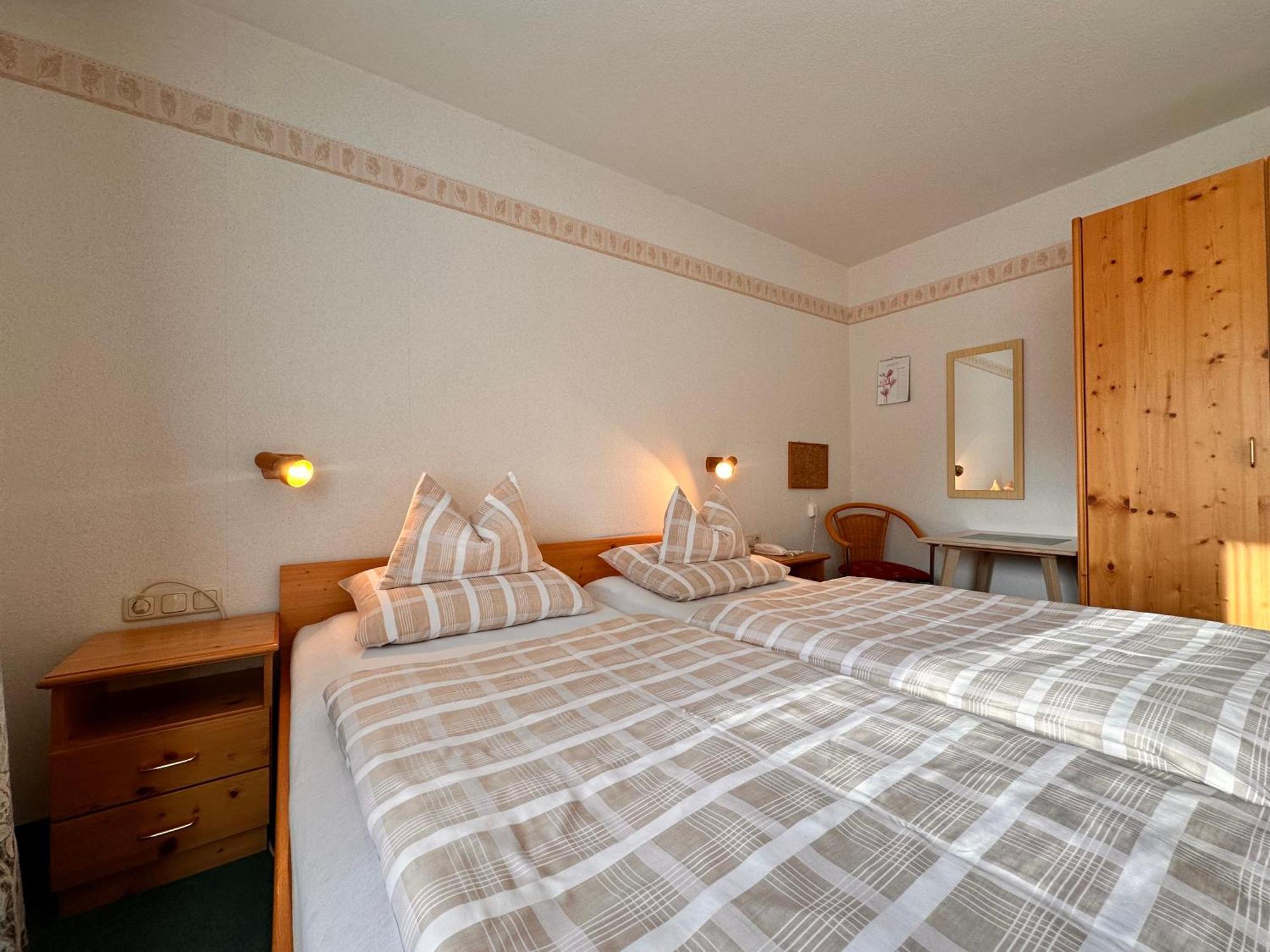 Pension Zum Loewen, Parkplatz, Fruehstueck, Wlan, Zentral Bad Steben Extérieur photo