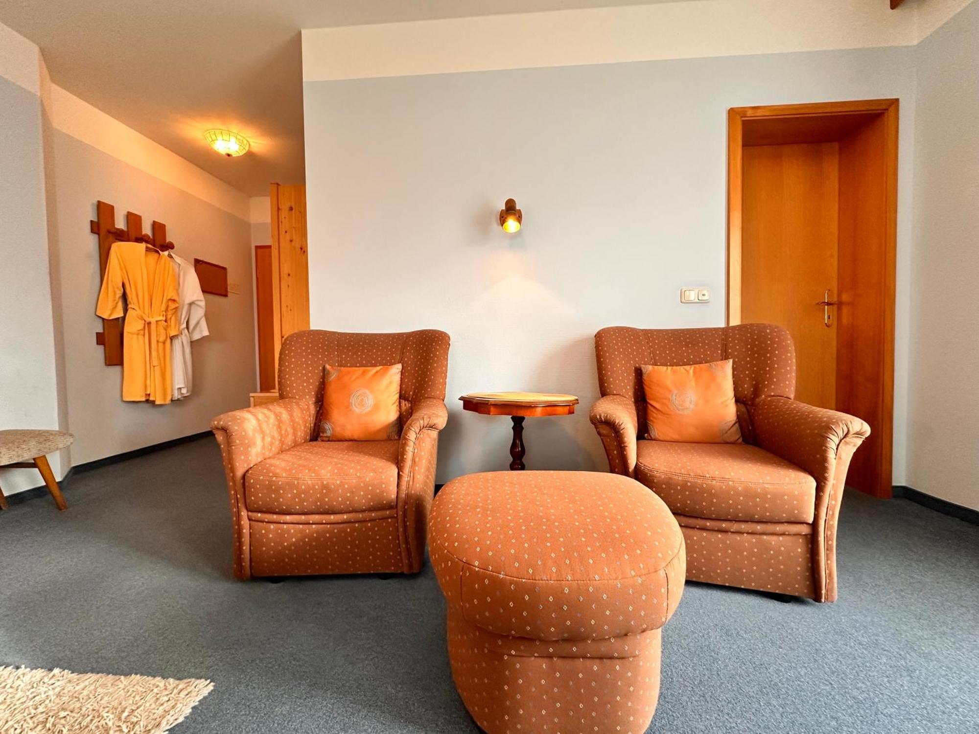 Pension Zum Loewen, Parkplatz, Fruehstueck, Wlan, Zentral Bad Steben Extérieur photo