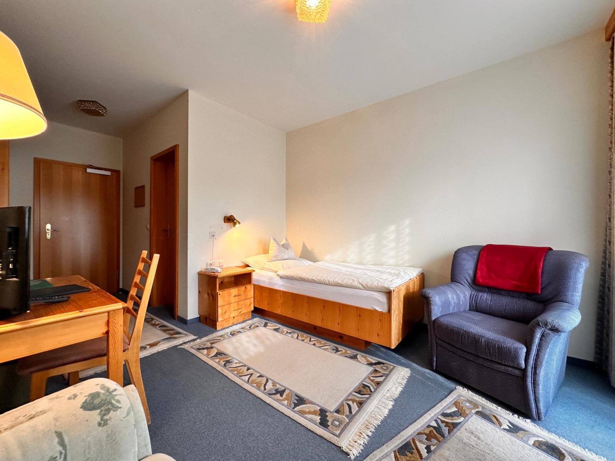 Pension Zum Loewen, Parkplatz, Fruehstueck, Wlan, Zentral Bad Steben Extérieur photo