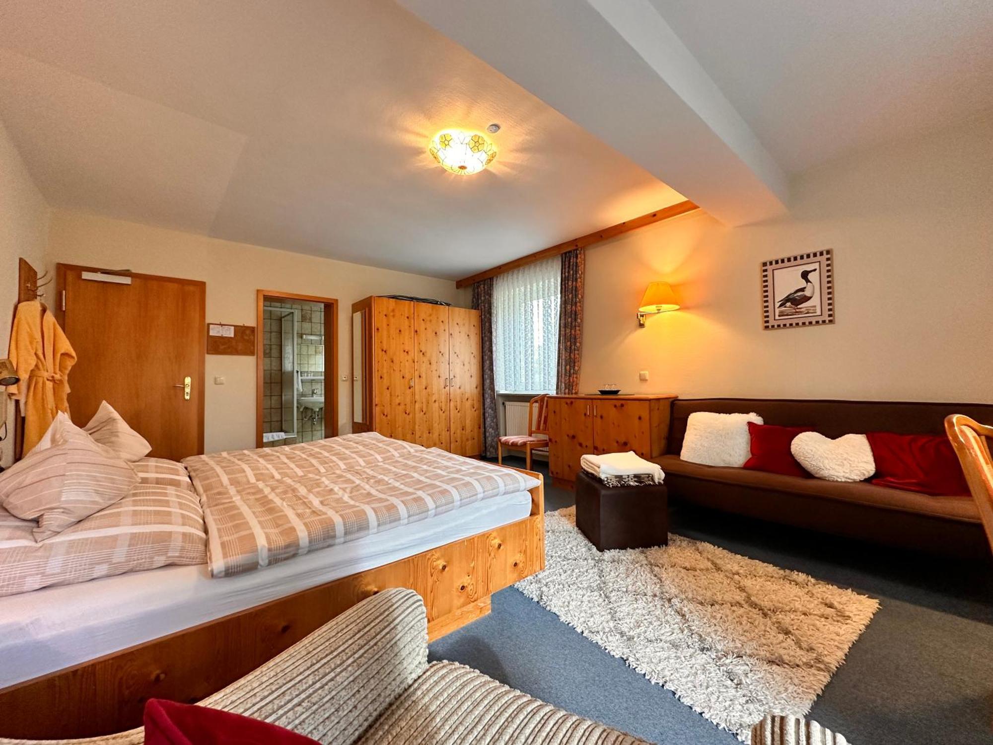 Pension Zum Loewen, Parkplatz, Fruehstueck, Wlan, Zentral Bad Steben Extérieur photo