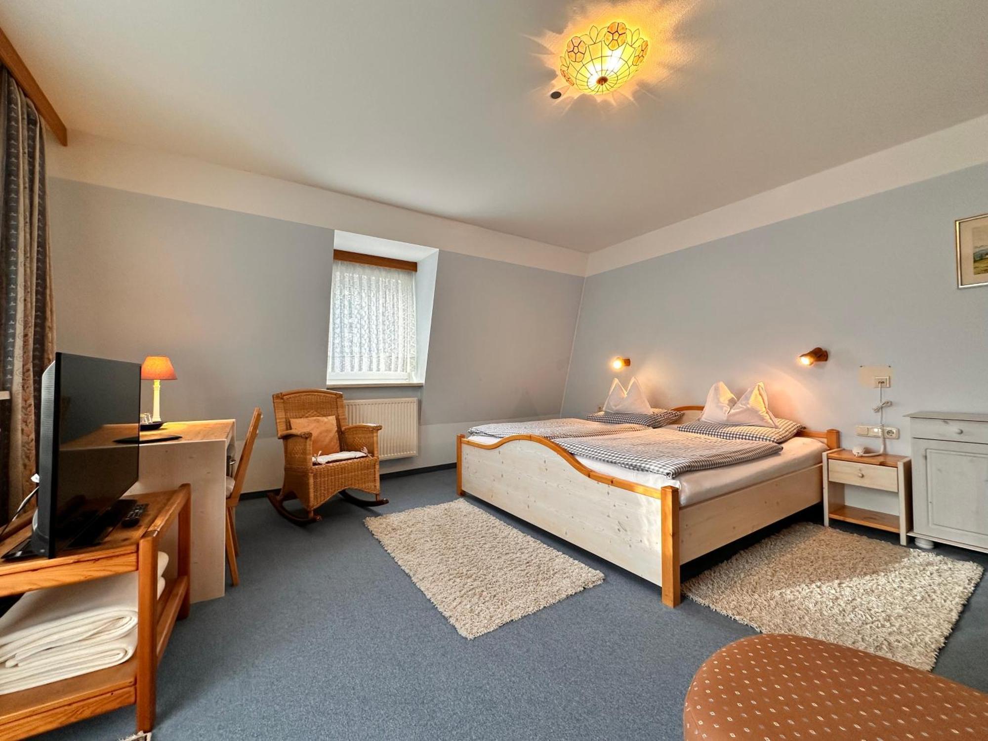 Pension Zum Loewen, Parkplatz, Fruehstueck, Wlan, Zentral Bad Steben Extérieur photo