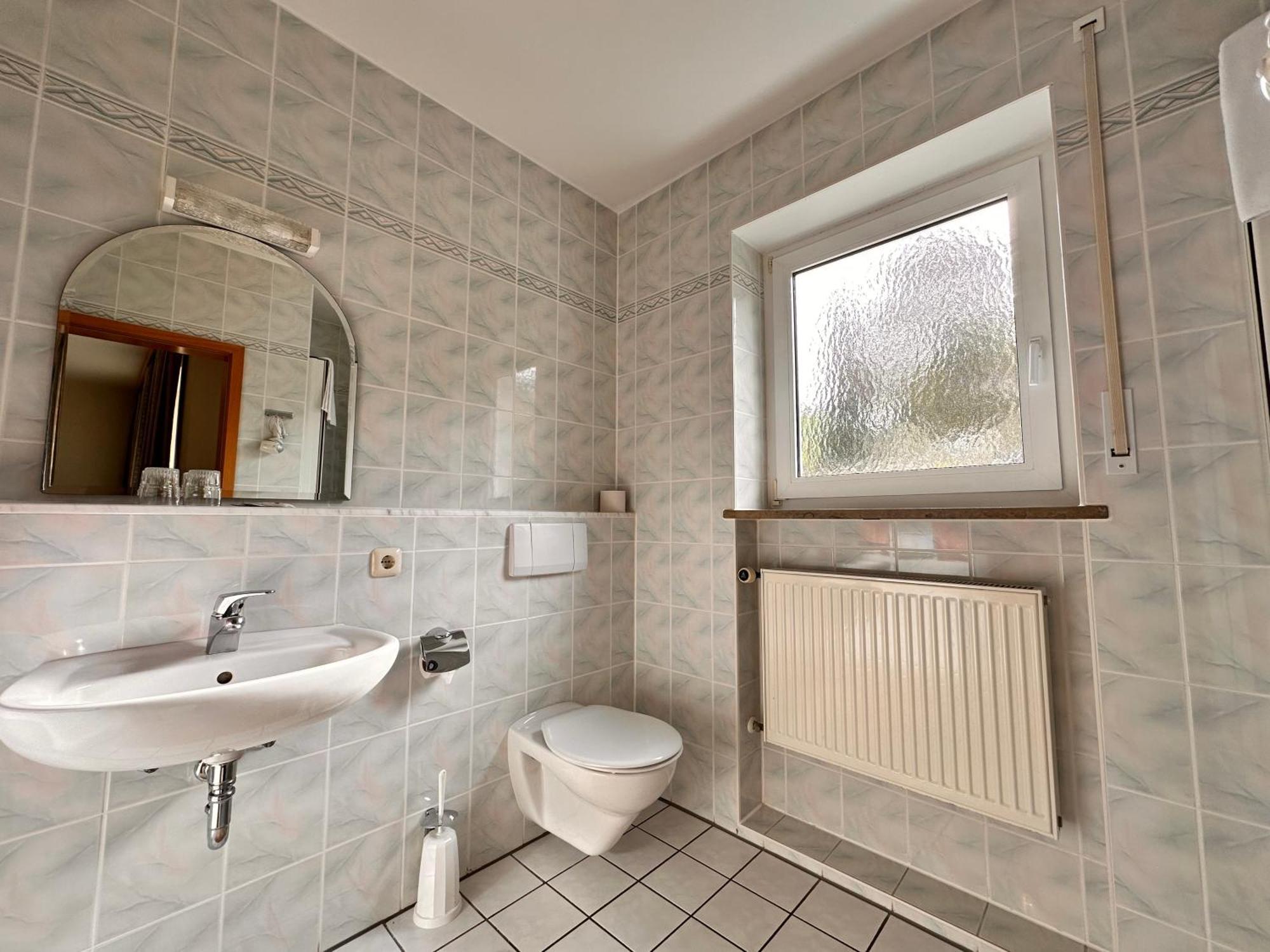 Pension Zum Loewen, Parkplatz, Fruehstueck, Wlan, Zentral Bad Steben Extérieur photo