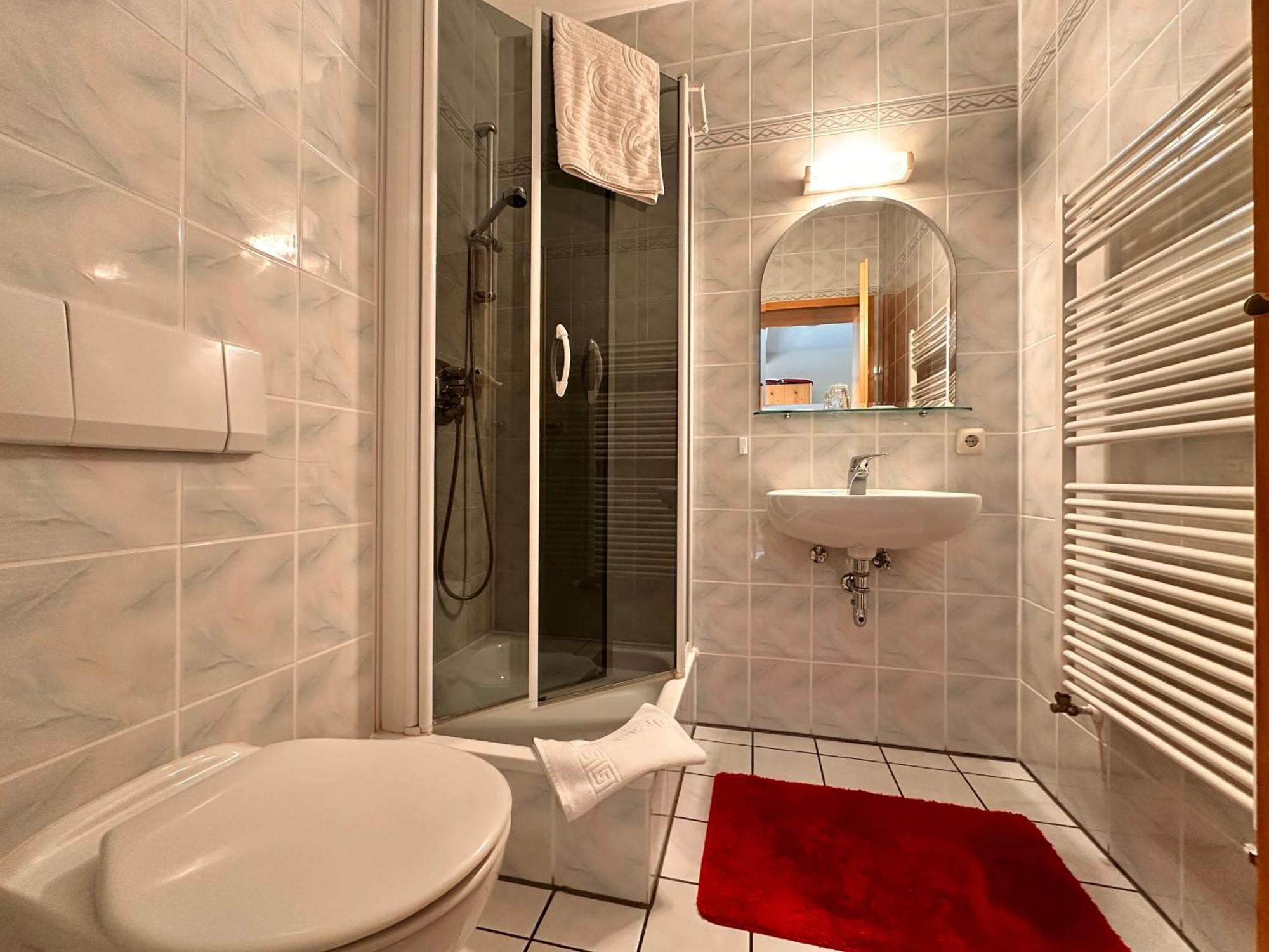 Pension Zum Loewen, Parkplatz, Fruehstueck, Wlan, Zentral Bad Steben Extérieur photo