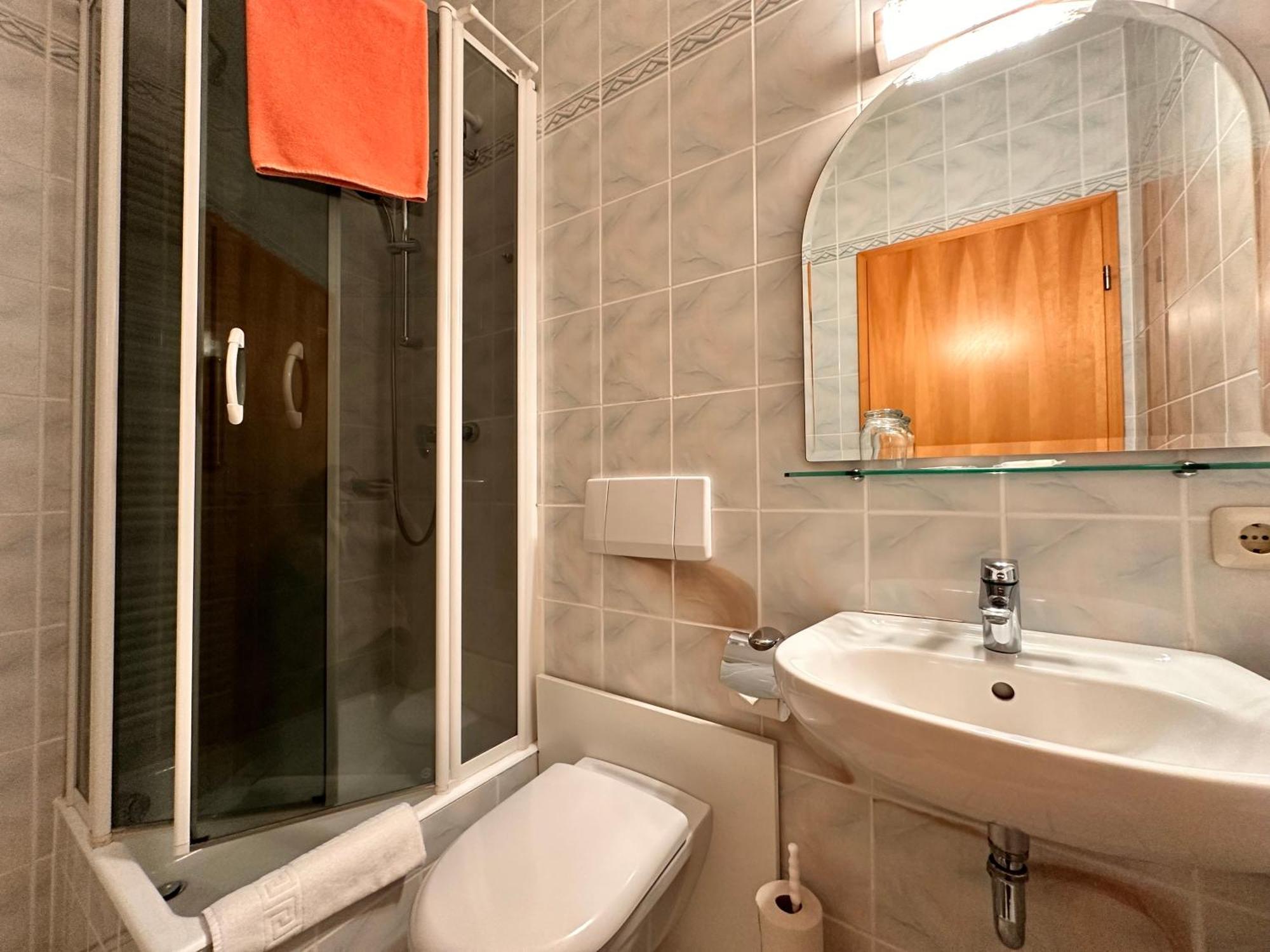 Pension Zum Loewen, Parkplatz, Fruehstueck, Wlan, Zentral Bad Steben Extérieur photo