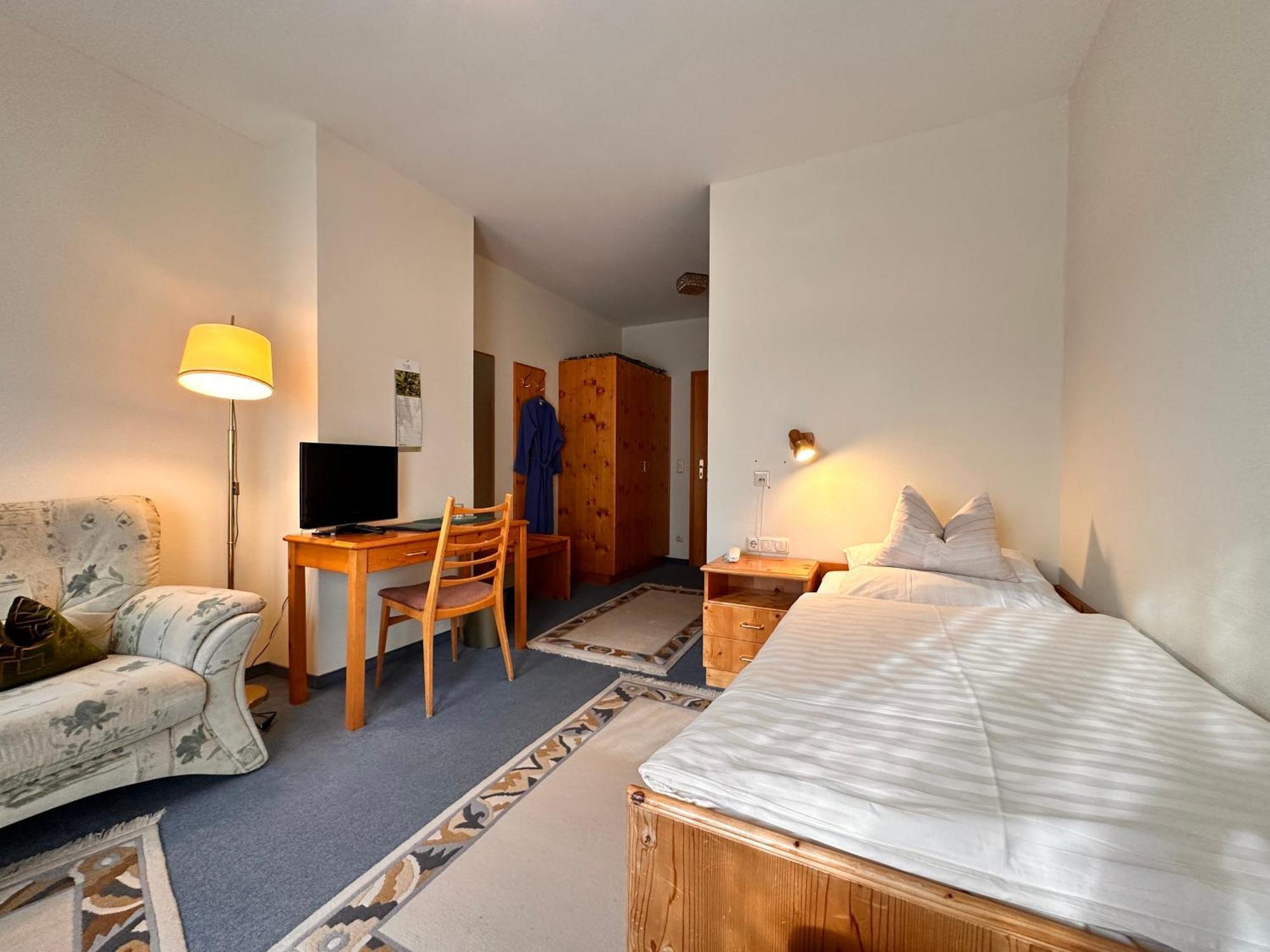 Pension Zum Loewen, Parkplatz, Fruehstueck, Wlan, Zentral Bad Steben Extérieur photo