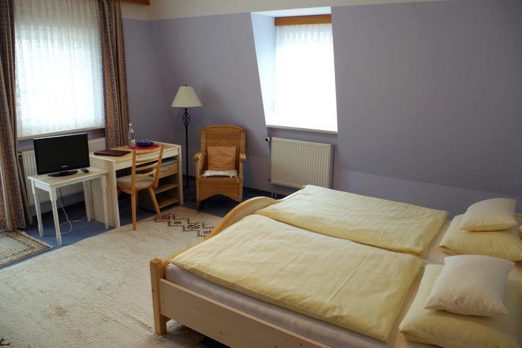 Pension Zum Loewen, Parkplatz, Fruehstueck, Wlan, Zentral Bad Steben Extérieur photo