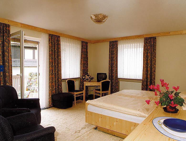 Pension Zum Loewen, Parkplatz, Fruehstueck, Wlan, Zentral Bad Steben Extérieur photo