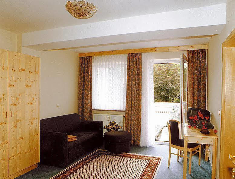 Pension Zum Loewen, Parkplatz, Fruehstueck, Wlan, Zentral Bad Steben Extérieur photo